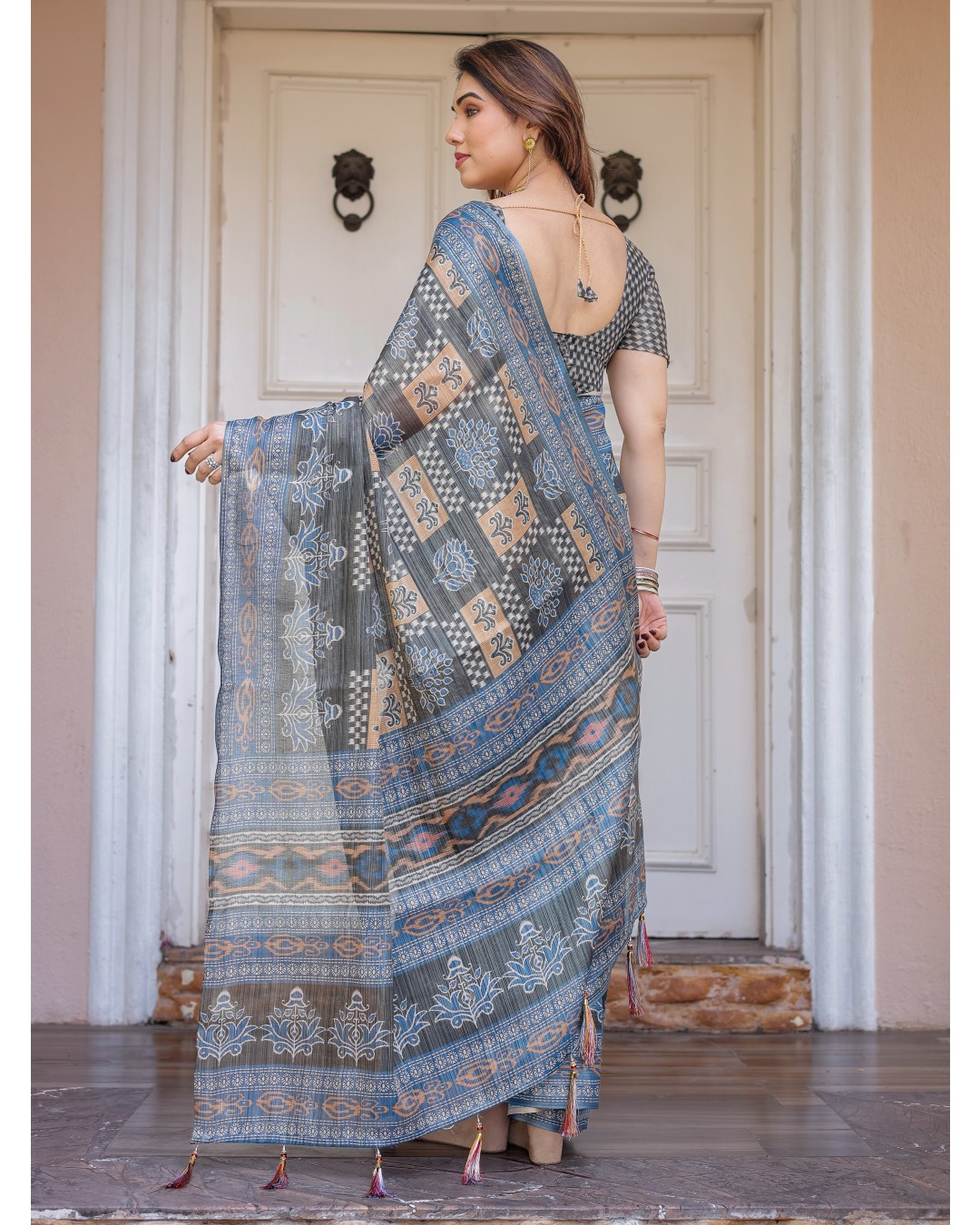 Scenic Landscape Printed Handloom Cotton Saree with Artistic Pallu & Tassels – Elegant Day Wear(Pack of 1)