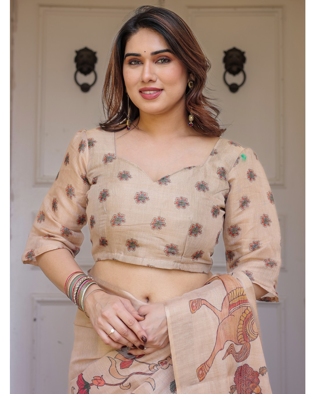 Floral Handloom Cotton-Linen Saree with Woven Pallu & Tassels – Classic Ethnic Wear(Pack of 1)