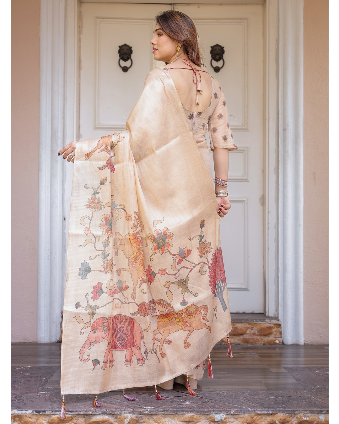 Floral Handloom Cotton-Linen Saree with Woven Pallu & Tassels – Classic Ethnic Wear(Pack of 1)