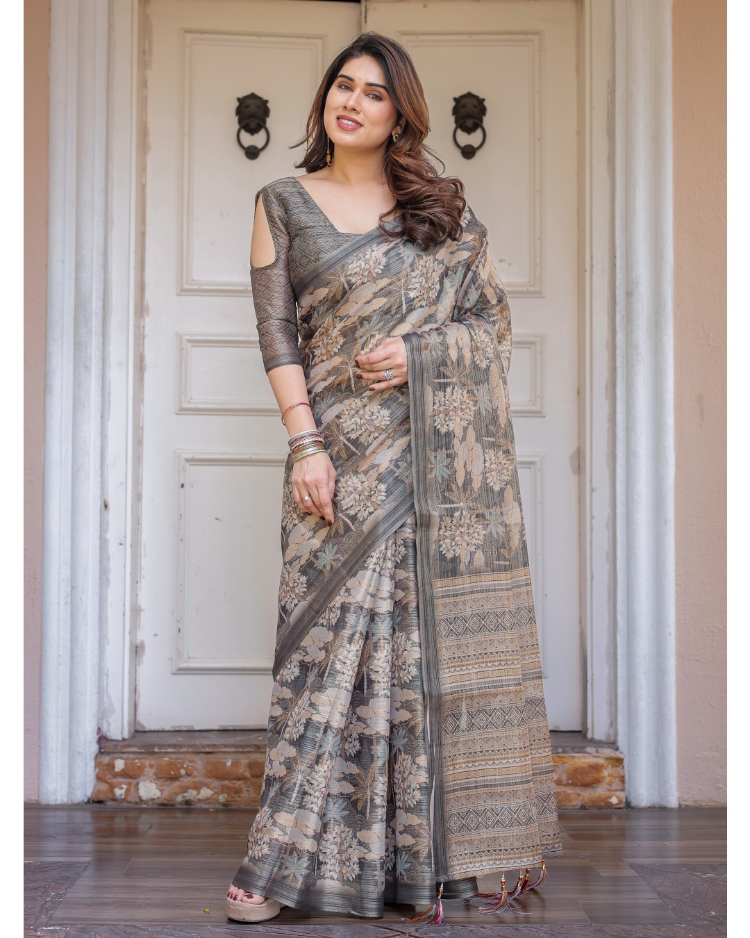 Floral Handloom Cotton-Linen Saree with Woven Pallu & Tassels – Classic Ethnic Wear(Pack of 1)