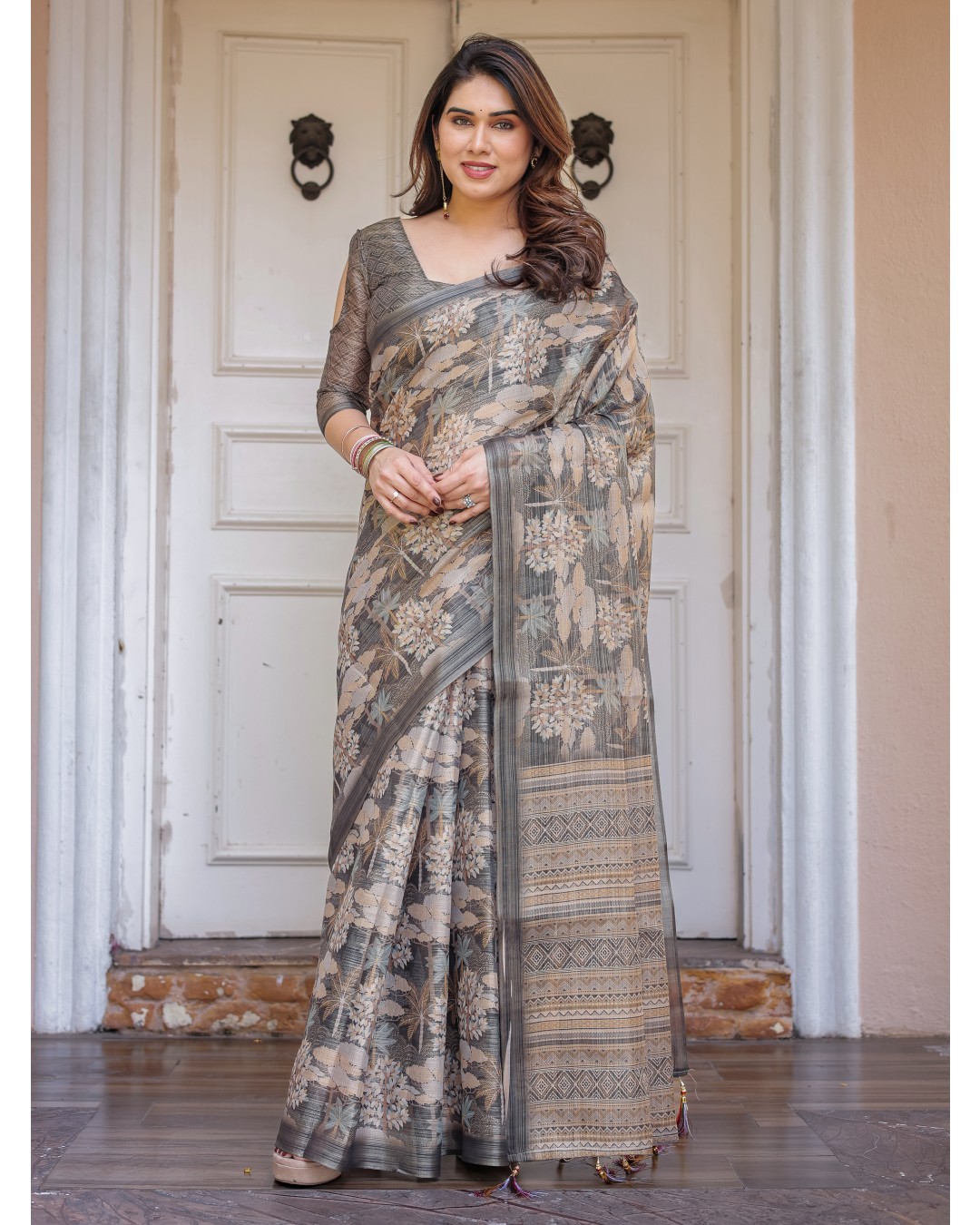 Floral Handloom Cotton-Linen Saree with Woven Pallu & Tassels – Classic Ethnic Wear(Pack of 1)