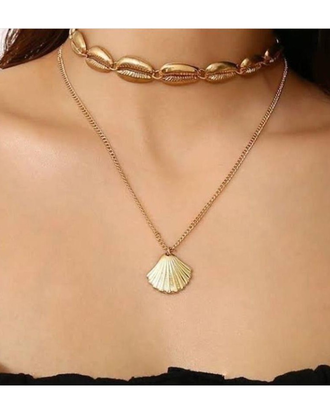 Layered Gold-Plated Seashell Necklace (pack of 1)
