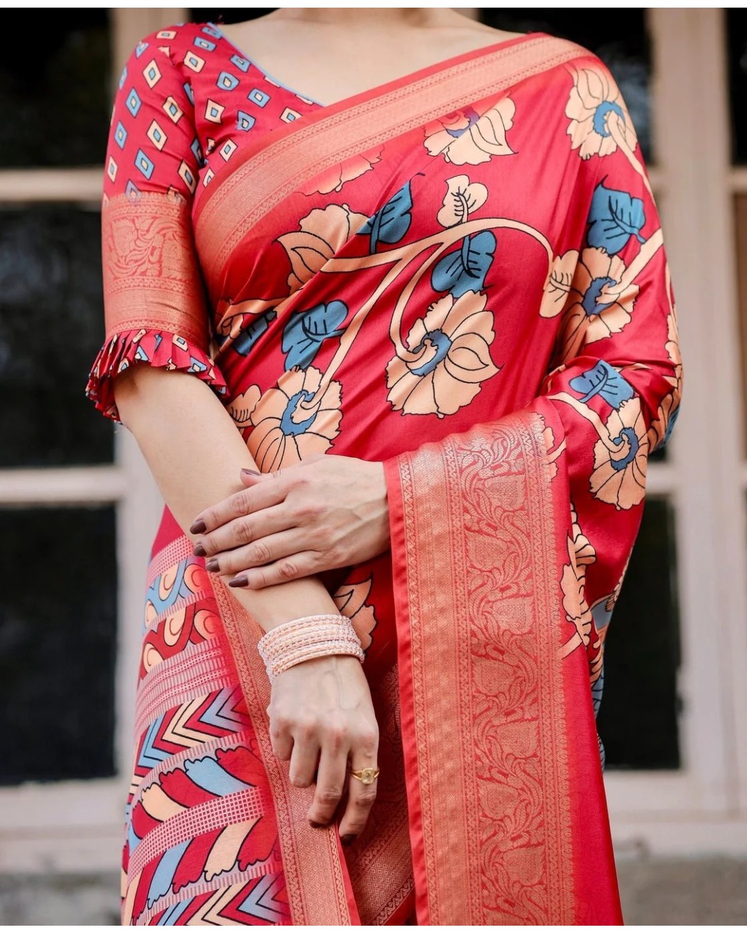 Vibrant Red Tussar Silk Saree with Bold Floral Motifs and Chevron Patterned Pallu (pack of 1)
