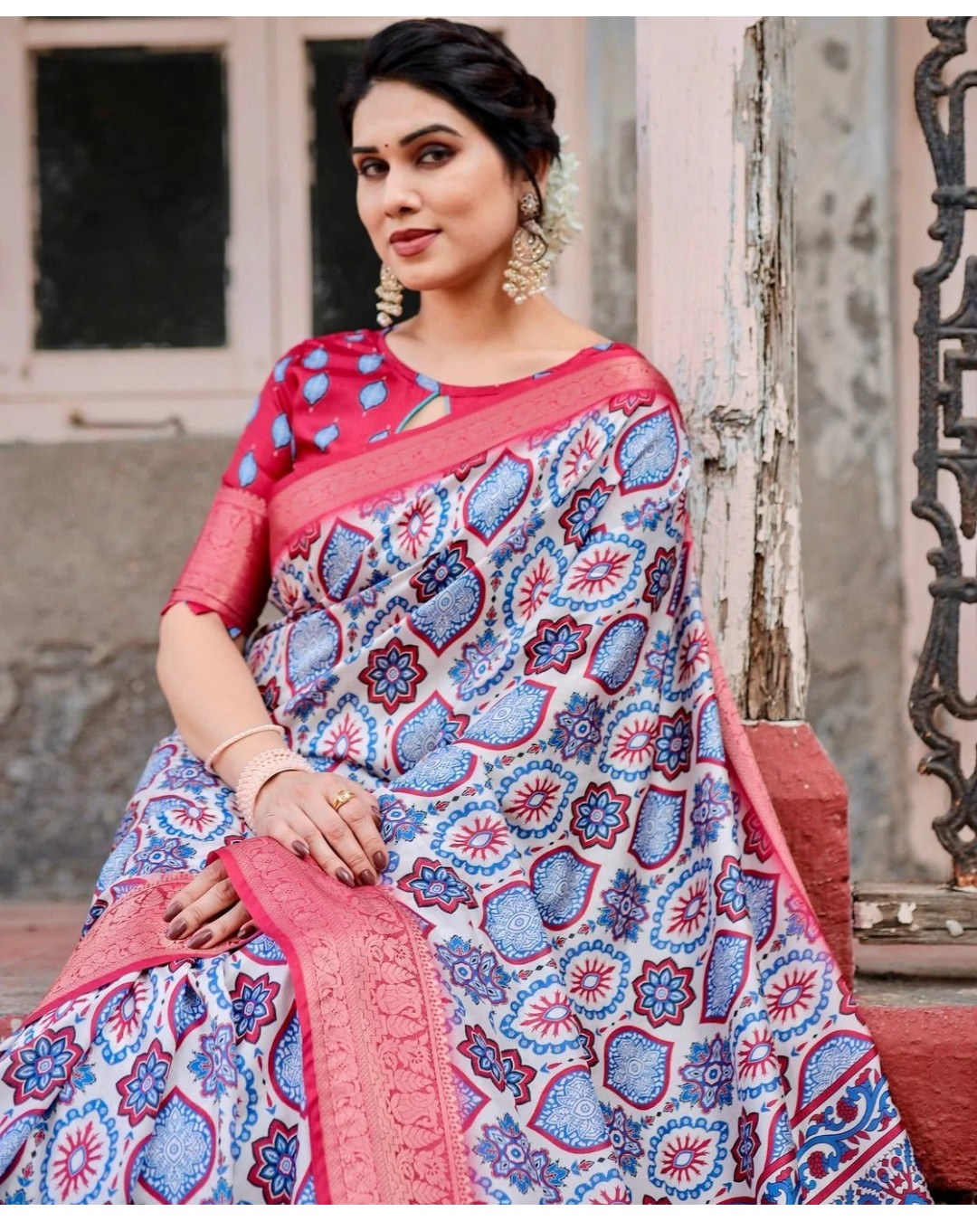 White and Red Tussar Silk Saree with Vibrant Floral Geometric Motifs and Ornamental Zari Border (pack of 1)