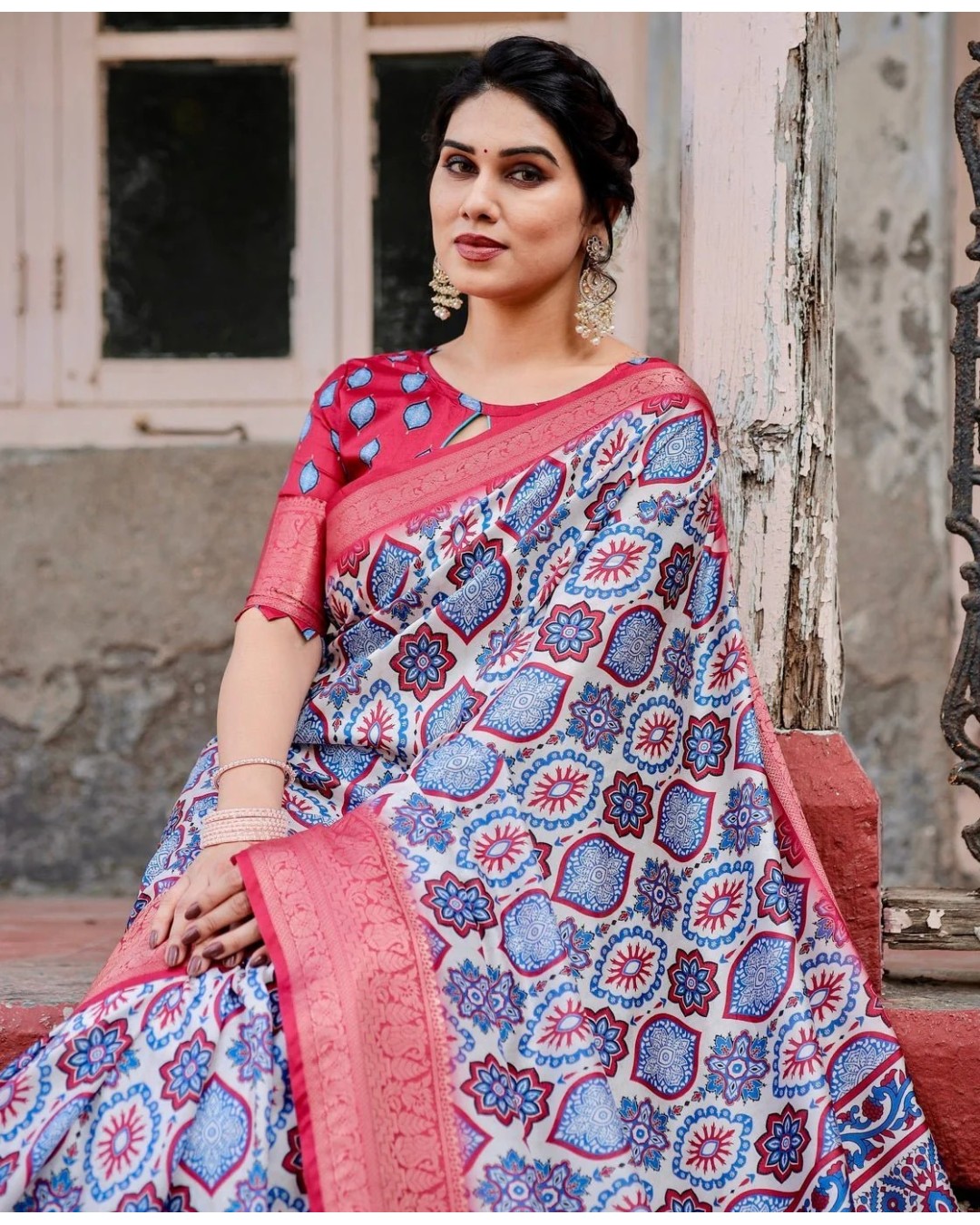 White and Red Tussar Silk Saree with Vibrant Floral Geometric Motifs and Ornamental Zari Border (pack of 1)