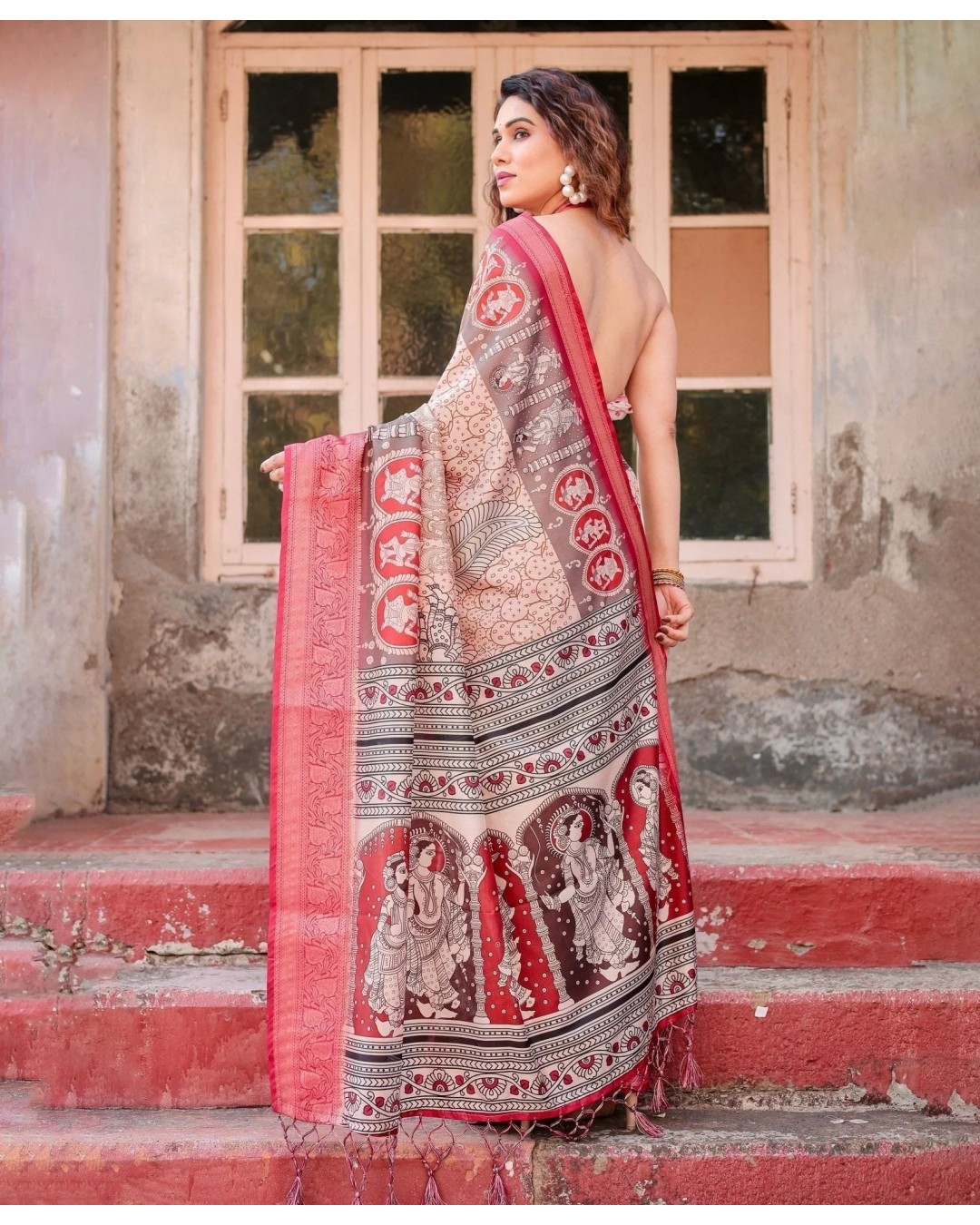 Beige and Red Tussar Silk Saree with Traditional Motifs and Ornamental Zari Border (pack of 1)