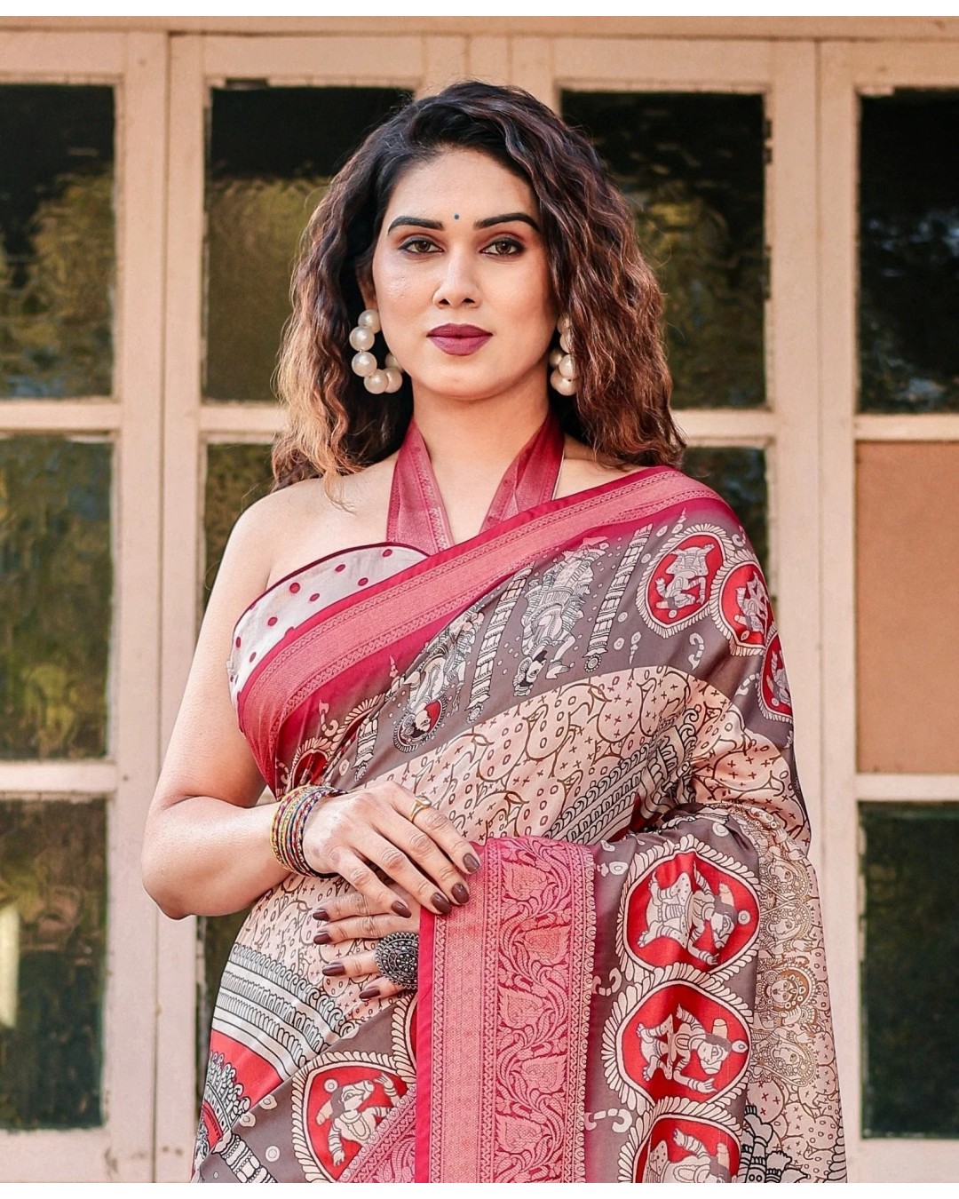 Beige and Red Tussar Silk Saree with Traditional Motifs and Ornamental Zari Border (pack of 1)