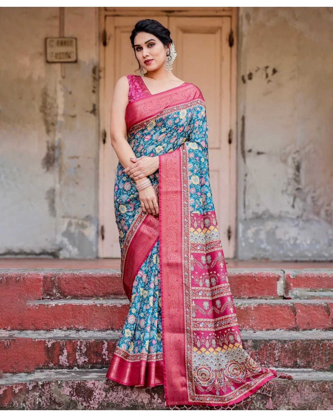 Teal Blue and Coral Tussar Silk Saree with Vibrant Floral Motifs and Ornamental Pallu(pack of 1)