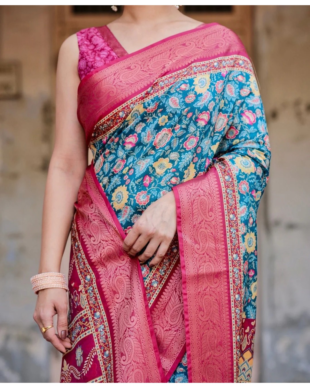 Teal Blue and Coral Tussar Silk Saree with Vibrant Floral Motifs and Ornamental Pallu(pack of 1)