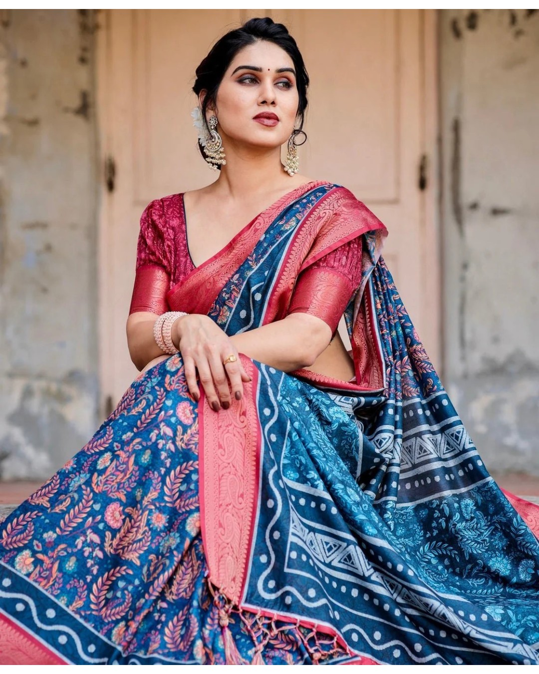 Teal Blue and Coral Tussar Silk Saree with Floral Weaves and Geometric Pallu (pack of 1)