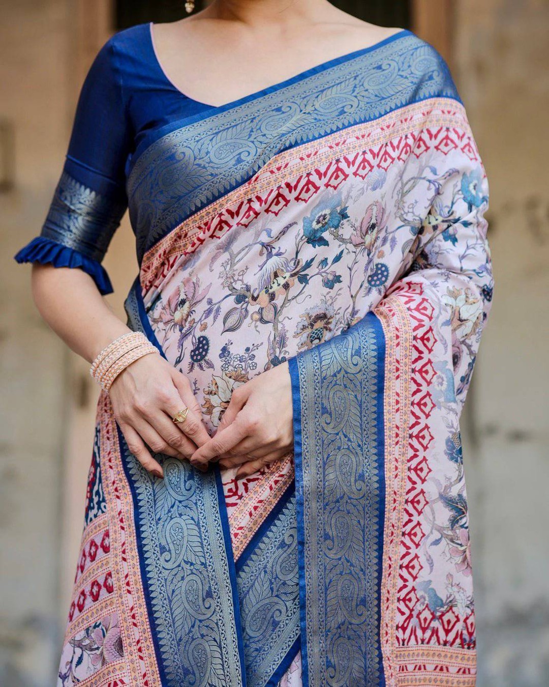 Ivory and Navy Blue Tussar Silk Saree with Floral Elegance and Ornamental Zari Work (pack of 1)