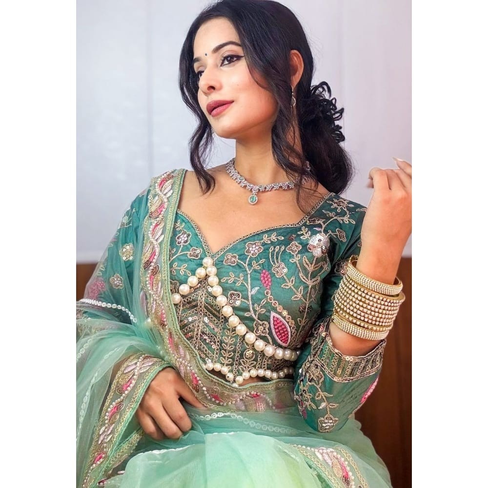 Women's Designer Sarees with Motiwork Blouse Piece