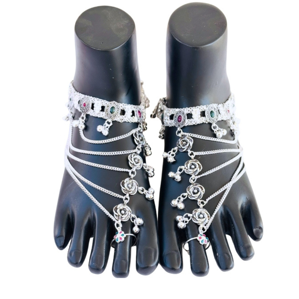 Royal Silver Floral Payal Set with Toe Rings